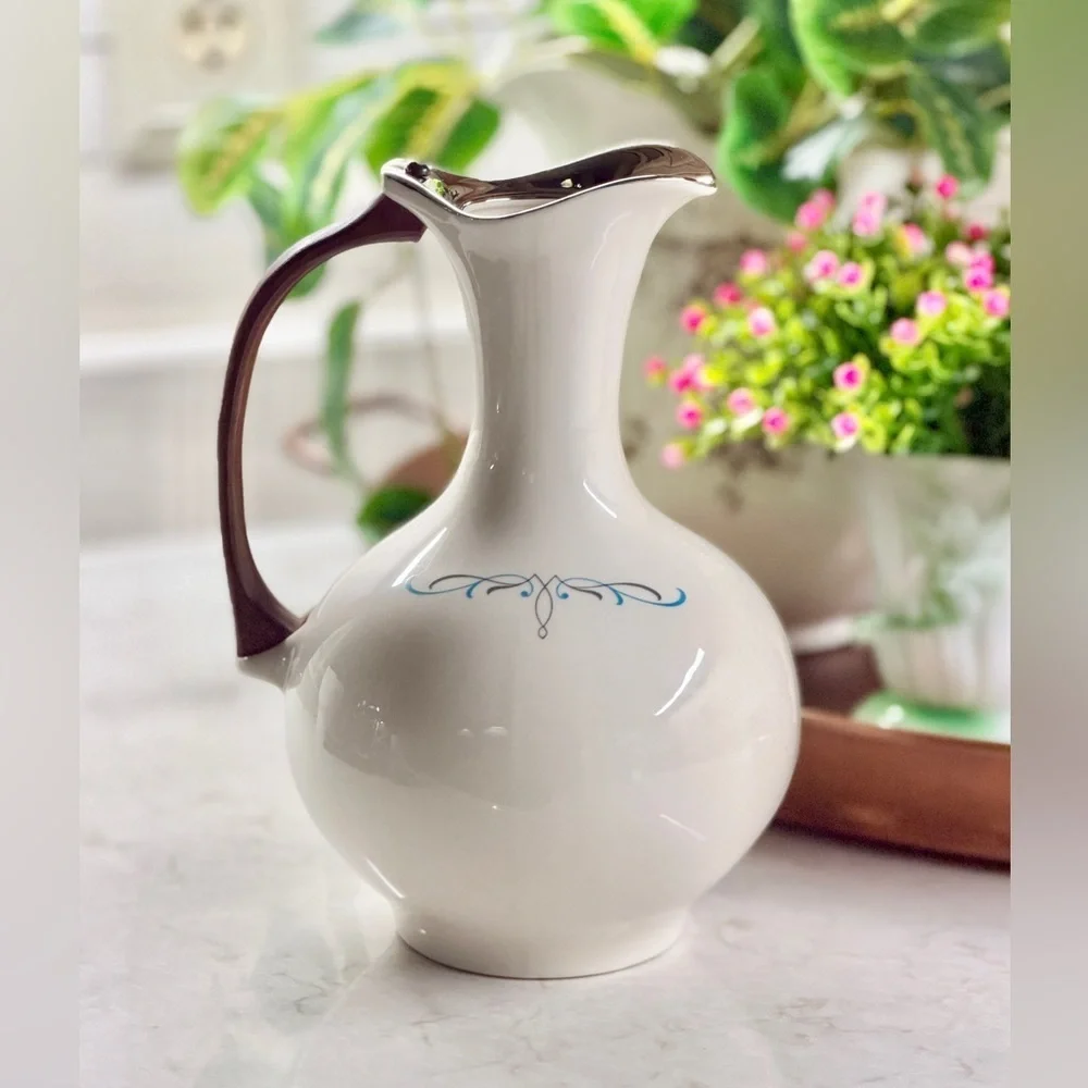 MID-CENTURY MODERN INSULATED COFFEE SERVER WITH WHITE OPALINE GLASS BODY